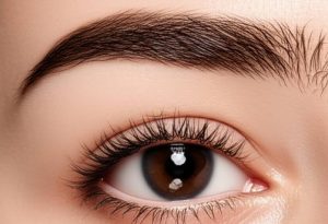 کاشت ابرو برای ابروهای تتوشده